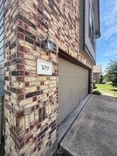 109 Carrington St in Hutto, TX - Building Photo - Building Photo