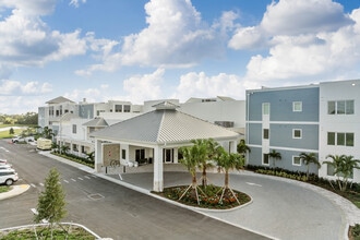 Aviva Port St. Lucie in Port St. Lucie, FL - Foto de edificio - Building Photo