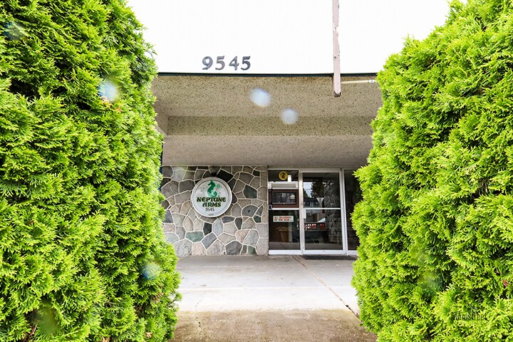 College Manor Mainstreet Apartments in Chilliwack, BC - Building Photo