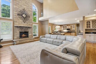 8840 Royal Dr in Burr Ridge, IL - Building Photo - Building Photo