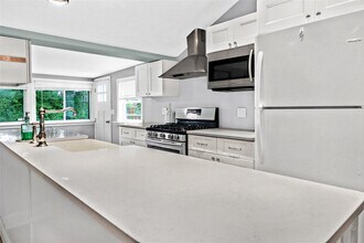 46 Grandview Rd in South Salem, NY - Building Photo - Building Photo
