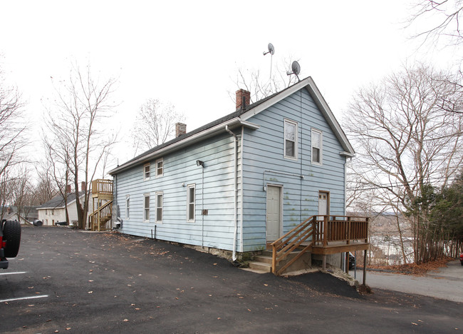 25 Centennial St in Putnam, CT - Building Photo - Building Photo