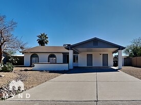 725 W Utopia Rd in Phoenix, AZ - Building Photo