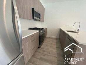 1118 W Patterson Ave in Chicago, IL - Building Photo - Building Photo