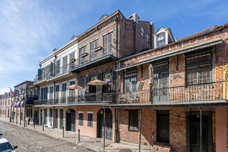 1231 Chartres St in New Orleans, LA - Foto de edificio - Building Photo