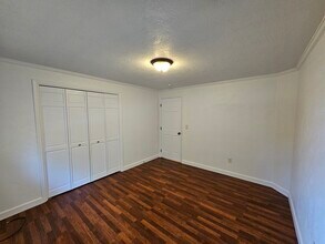 1823 Valley View Dr in Medford, OR - Building Photo - Building Photo