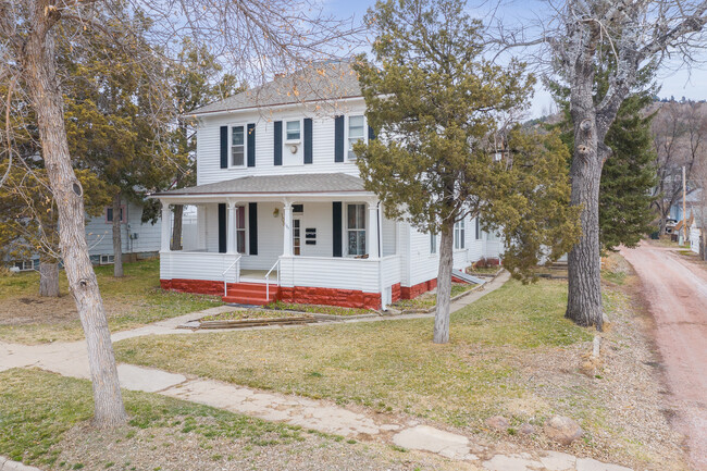 109 S 6th St in Hot Springs, SD - Building Photo - Building Photo