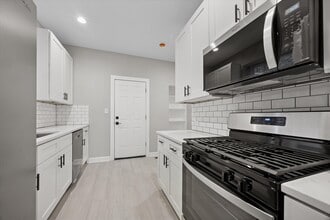 8018 S Harvard Ave, Unit 1 in Chicago, IL - Building Photo - Building Photo