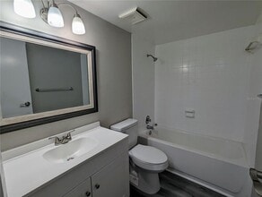 701 Russell Ln in Brandon, FL - Building Photo - Building Photo