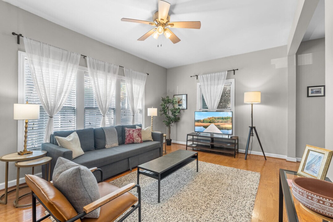 887 Juniper St NE in Atlanta, GA - Building Photo