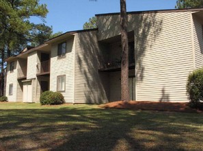 Meadow Pointe Apartments in Fayetteville, NC - Foto de edificio - Building Photo