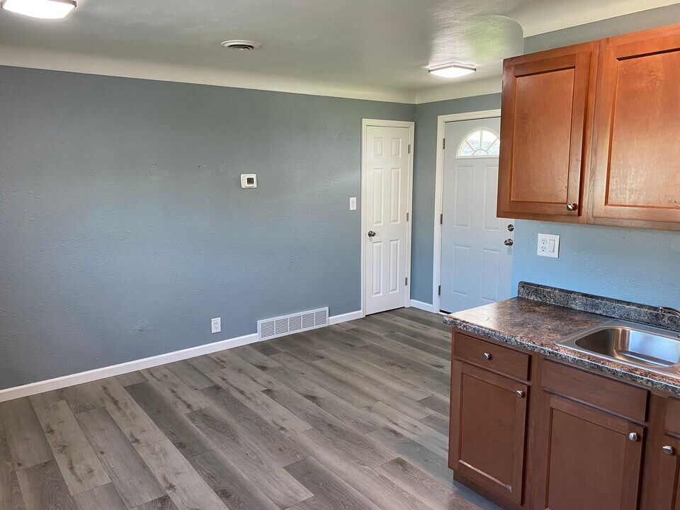 504 1/2 S Shawnee St, Unit S Shawnee St in Lima, OH - Building Photo