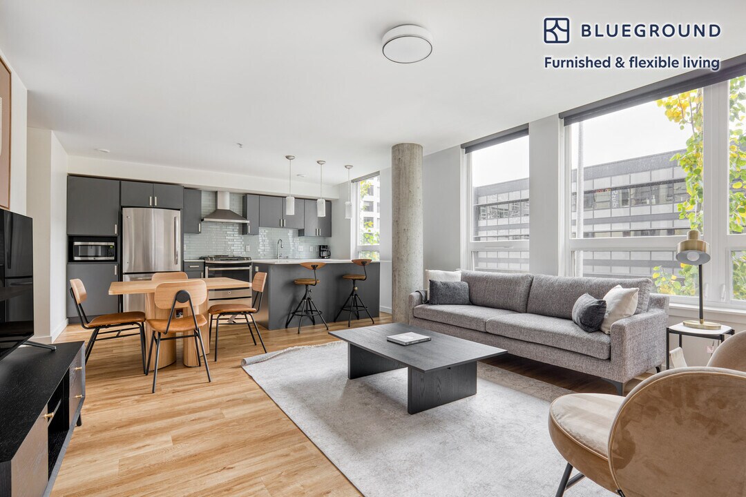 400 Boren Ave N-Unit -FL3-ID214 in Seattle, WA - Building Photo