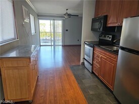 8162 Country Rd in Ft. Myers, FL - Building Photo