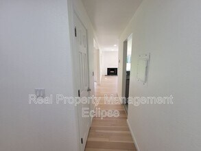 4415 145th Ave NE in Bellevue, WA - Building Photo - Building Photo