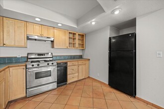 1616 Granville Ave in Los Angeles, CA - Building Photo - Building Photo
