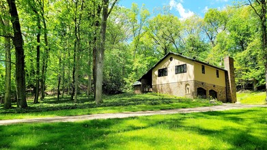 21315 Forest Glen Dr in South Bend, IN - Building Photo - Building Photo