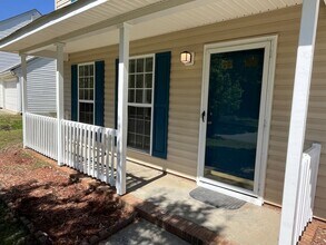 5637 Hedgecrest Pl in Charlotte, NC - Building Photo - Building Photo