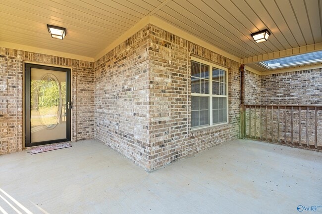 102 Compass Hill Cir in Toney, AL - Building Photo - Building Photo