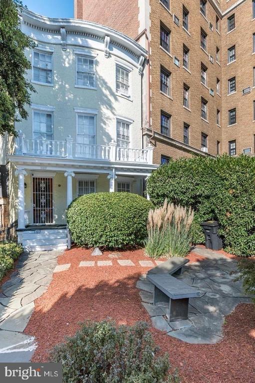property at 1107 Massachusetts Ave NW