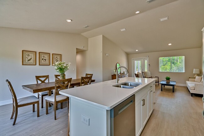 147 Hartford St in Hawthorne, FL - Building Photo - Building Photo