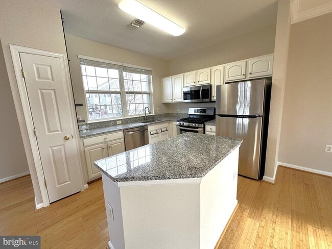 property at 21798 Jarvis Square