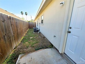 2009 Canyon Dr in Weslaco, TX - Building Photo - Building Photo