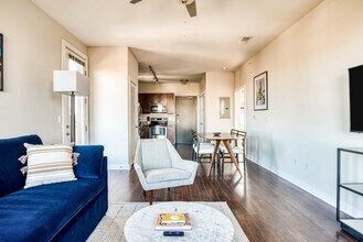 1016 18th Ave S in Nashville, TN - Foto de edificio - Building Photo