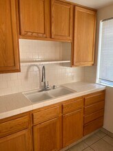 531 N Rosemary Ln in Burbank, CA - Foto de edificio - Building Photo