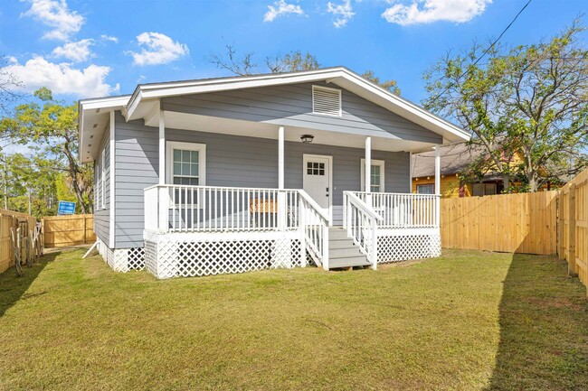 property at 802 Old Bainbridge Rd