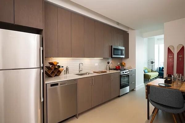 86 Fleet Pl in Brooklyn, NY - Building Photo - Building Photo