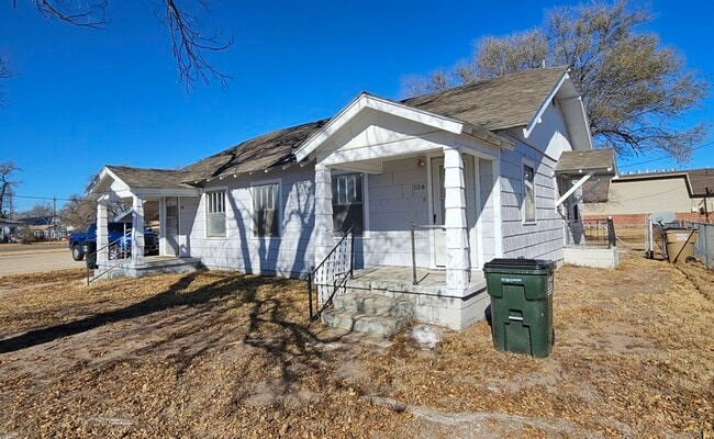 property at 110 E 6th Ave