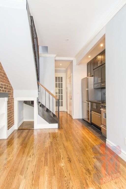 221 Mott St in New York, NY - Building Photo - Building Photo