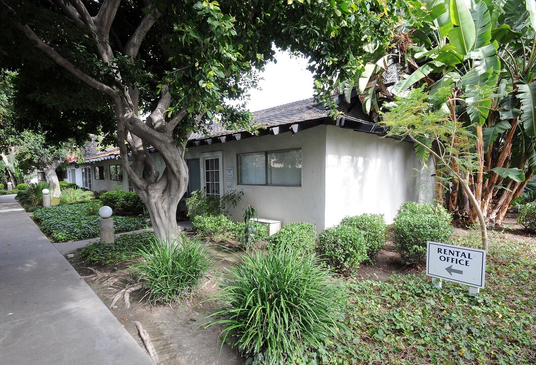 Hanakiki Garden Apartments in Santa Ana, CA - Foto de edificio