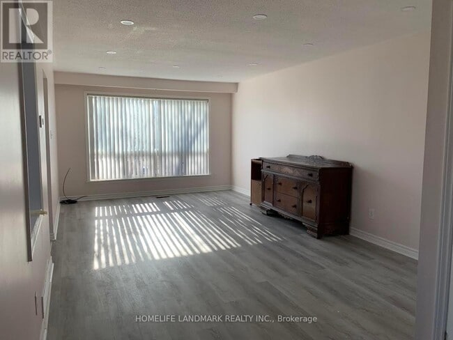 35 Edenridge Dr in Brampton, ON - Building Photo - Building Photo