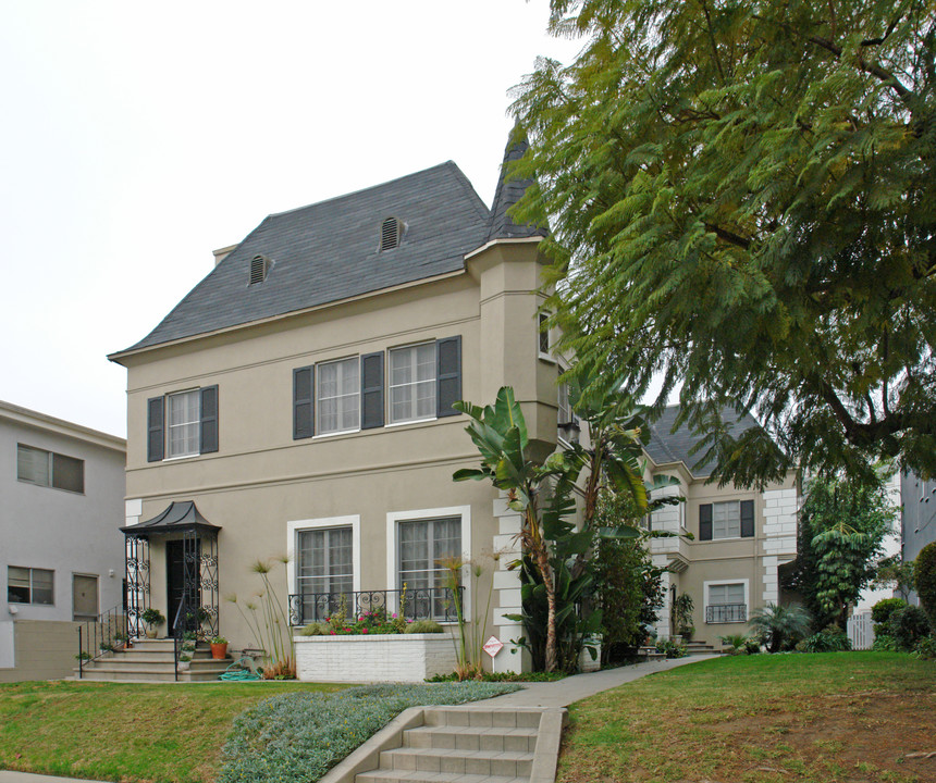 1111 Glenville Dr in Los Angeles, CA - Foto de edificio