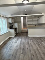 1166 NE Turner Dr in Hillsboro, OR - Building Photo