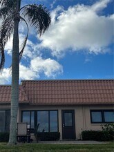 19029 US Hwy 19 N in Clearwater, FL - Foto de edificio - Building Photo