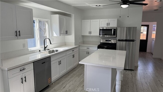 5325 Latham St in Los Angeles, CA - Building Photo - Building Photo