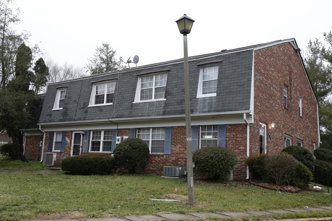 Terrace Townhomes of Gunston in Lorton, VA - Building Photo