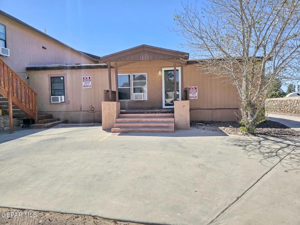 1654 Exeter Dr in El Paso, TX - Building Photo