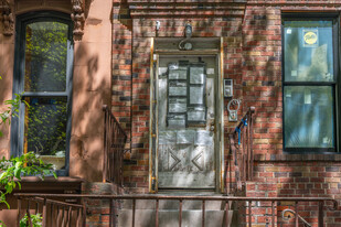 105 Gates Ave in Brooklyn, NY - Foto de edificio - Building Photo