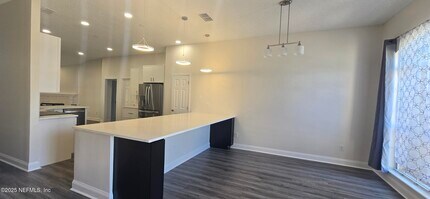 11579 Alexis Forest Dr E in Jacksonville, FL - Building Photo - Building Photo