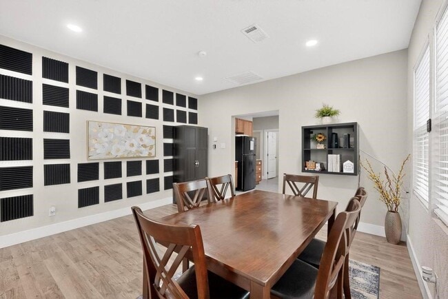 6279 Drew Dr in Virginia Beach, VA - Building Photo - Building Photo