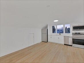 647 Limeridge Rd E in Hamilton, ON - Building Photo - Building Photo