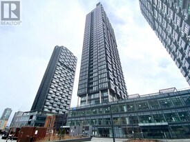 1 Quarrington Ln in North York, ON - Building Photo