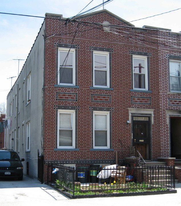 1813 W 13th St in Brooklyn, NY - Building Photo