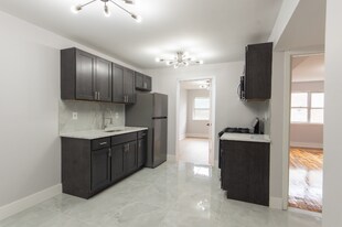 1903 Country Ln in Ewing Township, NJ - Building Photo