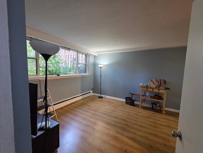 property at 14 Denbigh Cres