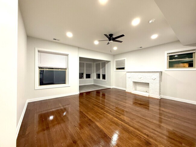 1343 W Rosedale Ave in Chicago, IL - Building Photo - Building Photo